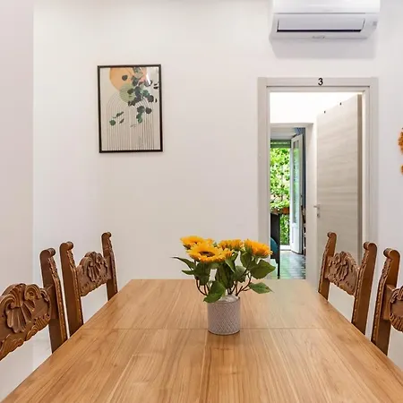 Rosa House *